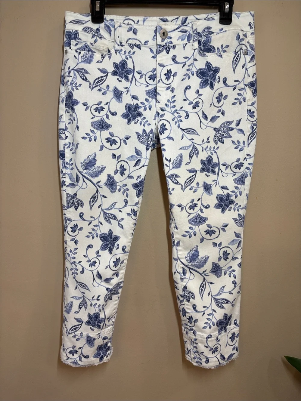 J.Jill Denim White Cropped Pants with Blue Floral Print, 8P - Picture 1 of 8